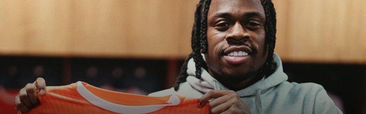 官方：布莱克浦租借伯恩利前锋奥巴费米