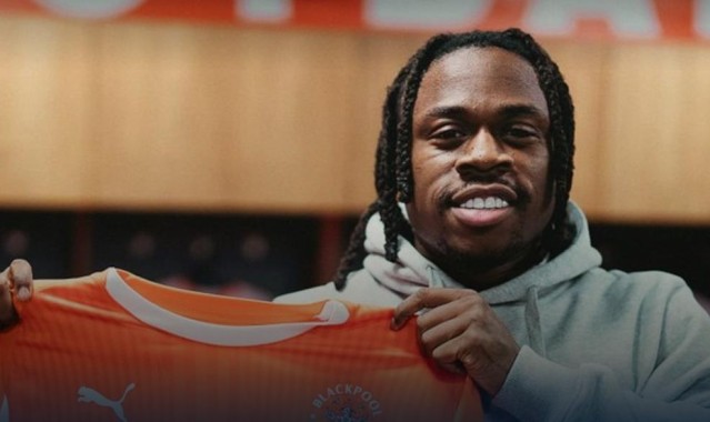 官方：布莱克浦租借伯恩利前锋奥巴费米